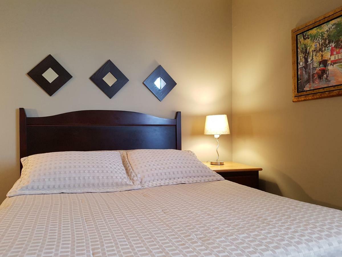 Hotel Le Must Saint-Marc-des-Carrieres Room photo